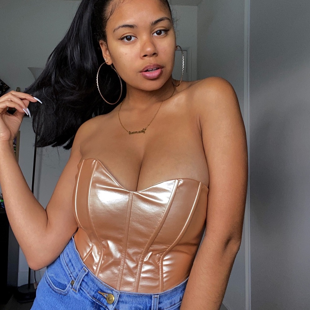 Strapless top